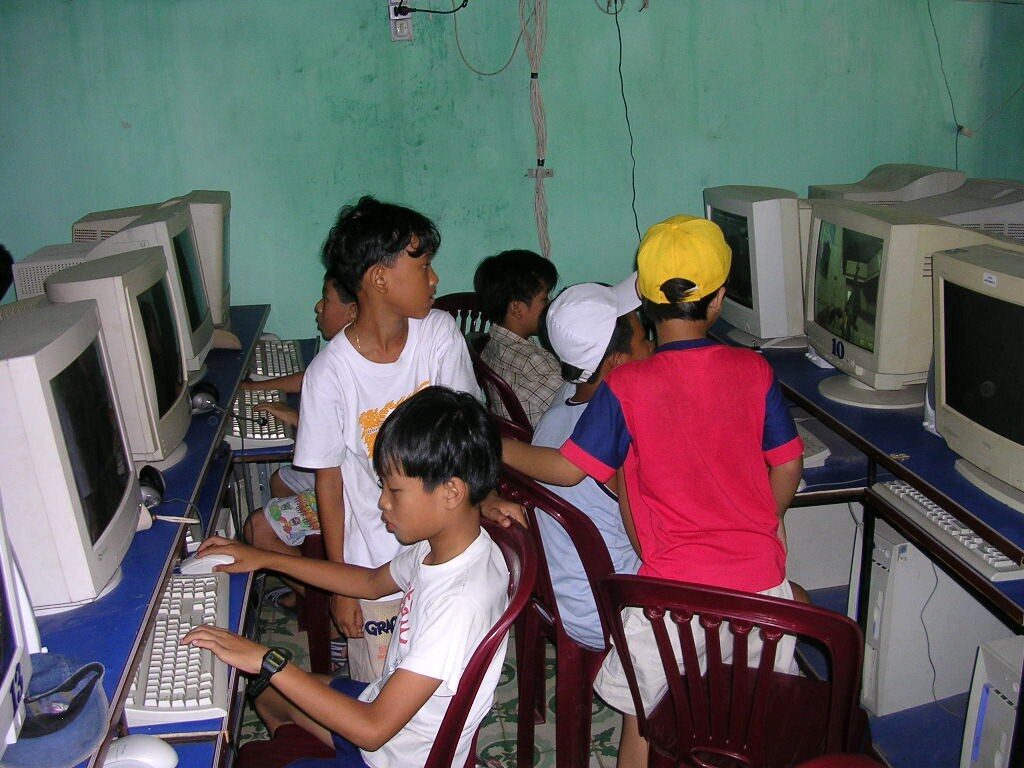 Free Online Games That Work for a Big Group