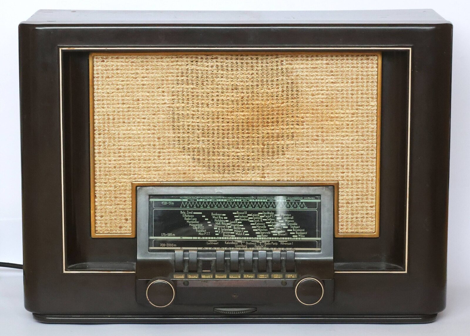 Where to Listen to Live Radio Online Free